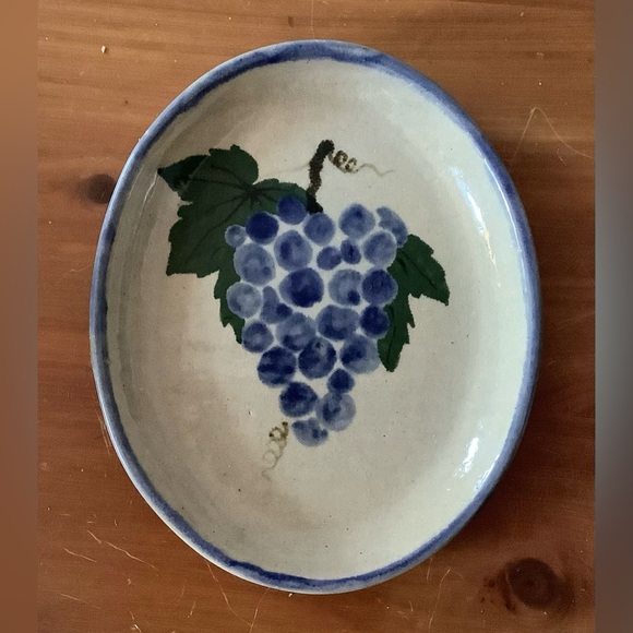 Grape Design Signed Oval Pottery Dish - Picture 1 of 3